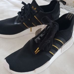 Women's Adidas NMD R1 Casual Sneakers